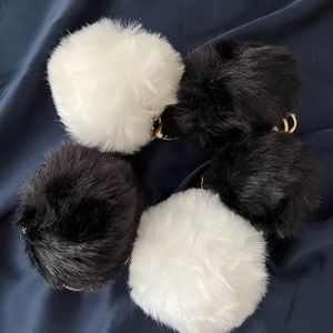 PomPom Furry Key Chains💛